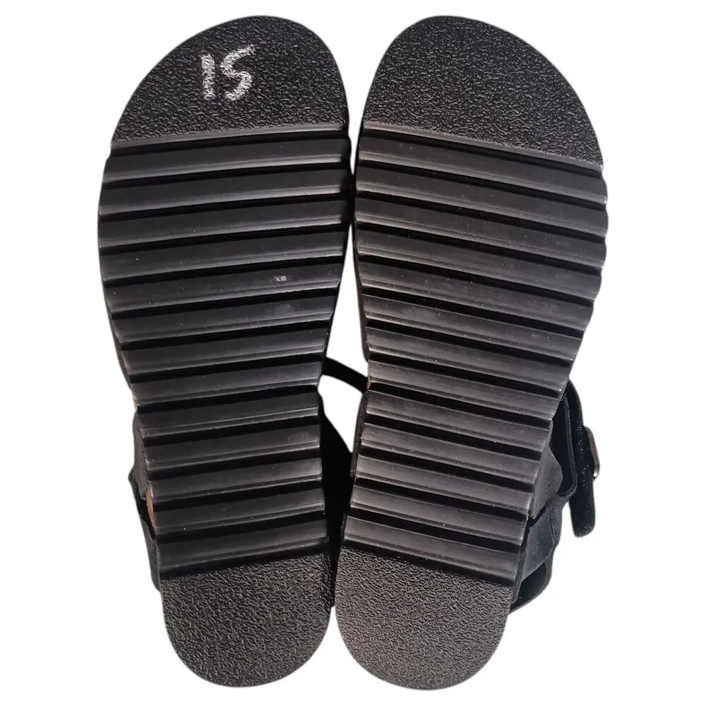 Taos Shoes Women’s 8 Black Suede Slingback Flat Closed Toe